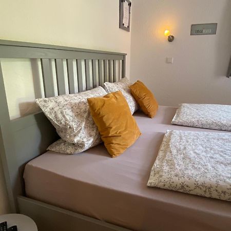 Kleines Doppelzimmer Mit Eigenem Bad Und Kuehlschrank, Frisch Saniert Friedrichskoog Exterior foto